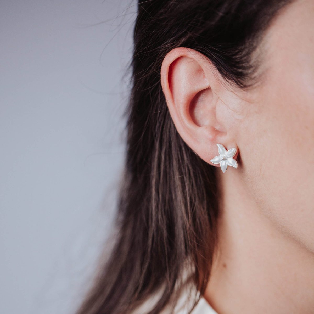 Pendientes Jazmín nacarado petite - Imagen 3